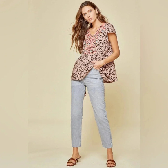 Savanna Jane Leopard Embroidered Top Size 1X - Picture 5 of 7